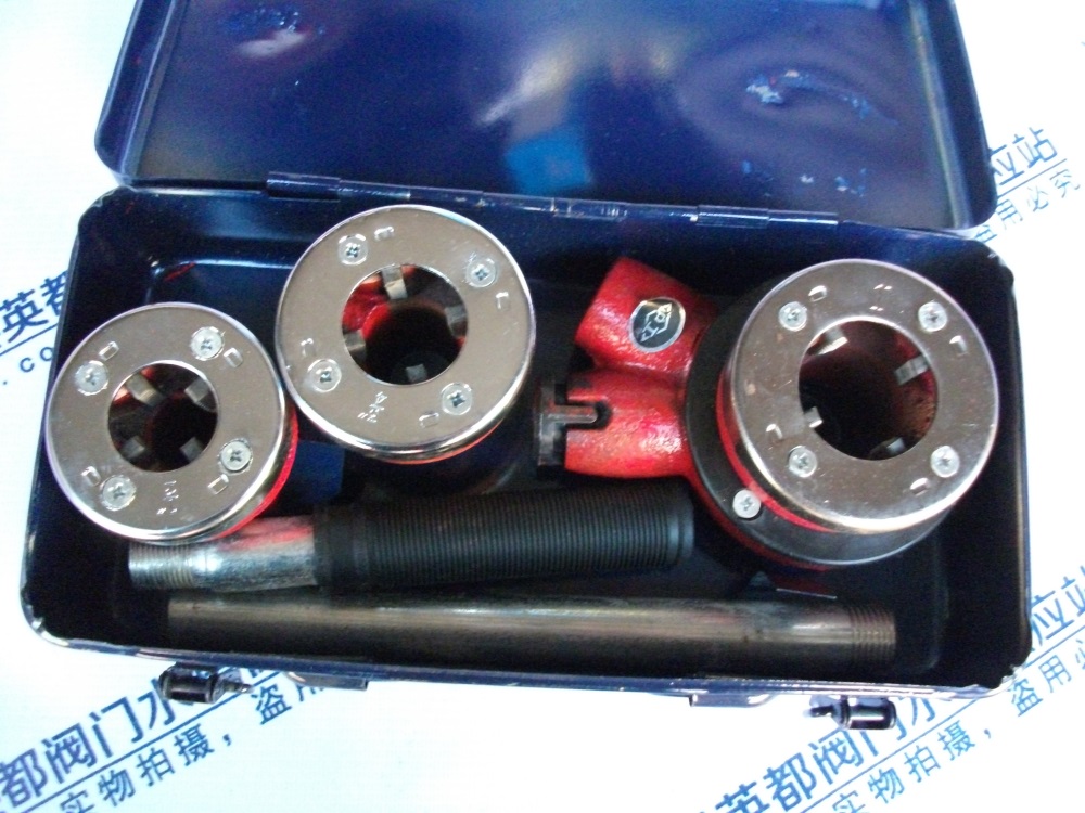轻型手动套丝机